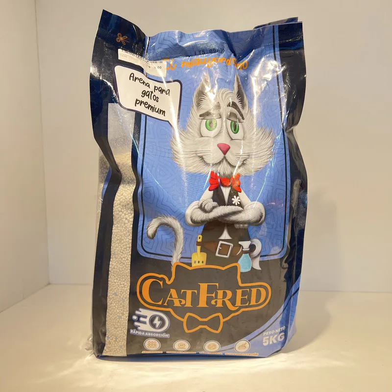 ARENA PARA GATO CATFRED AROMA MANZANA 5KG 5C